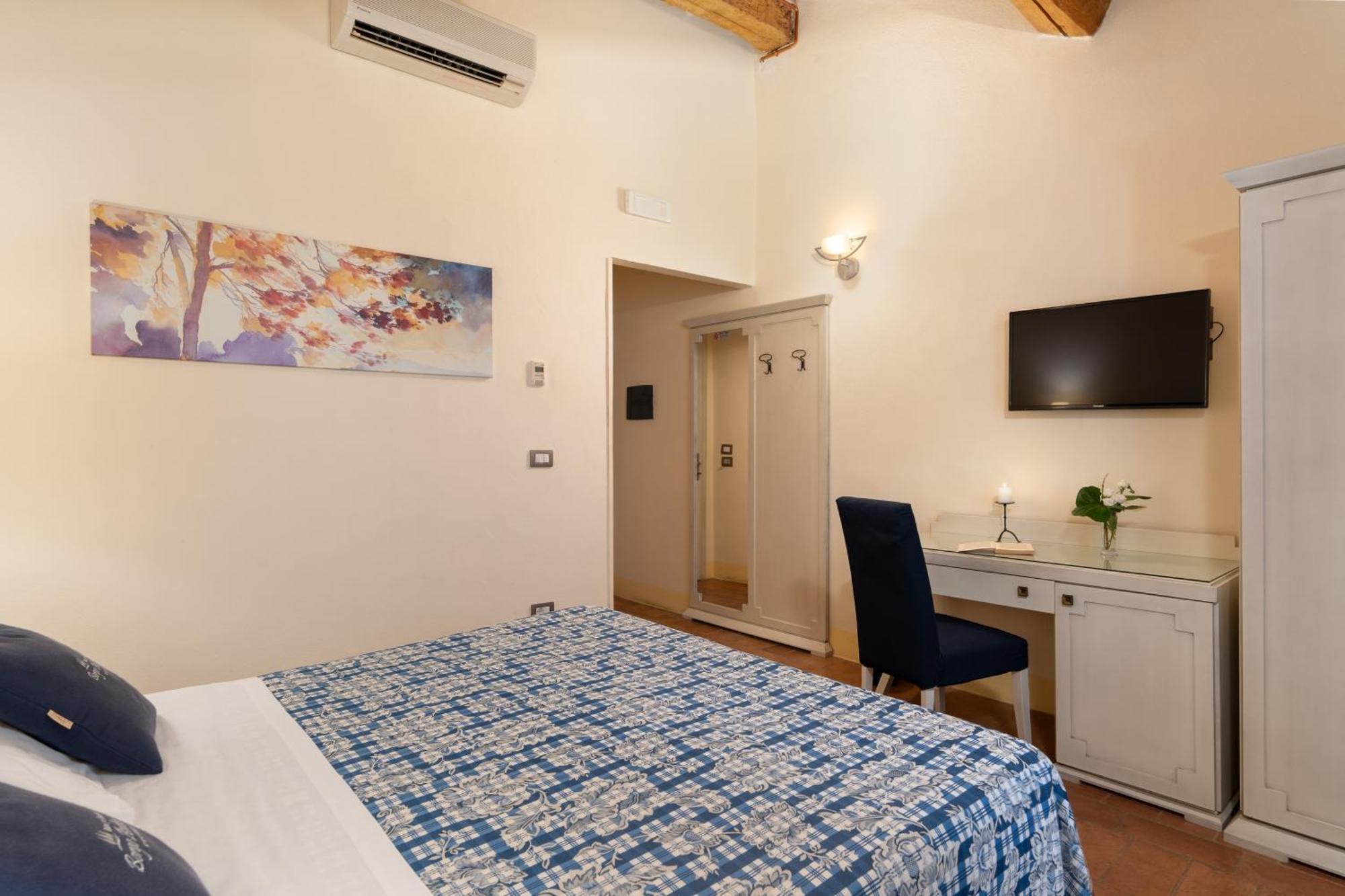 Hotel Ristorante Borgo Antico Monteroni dʼArbia Exterior foto