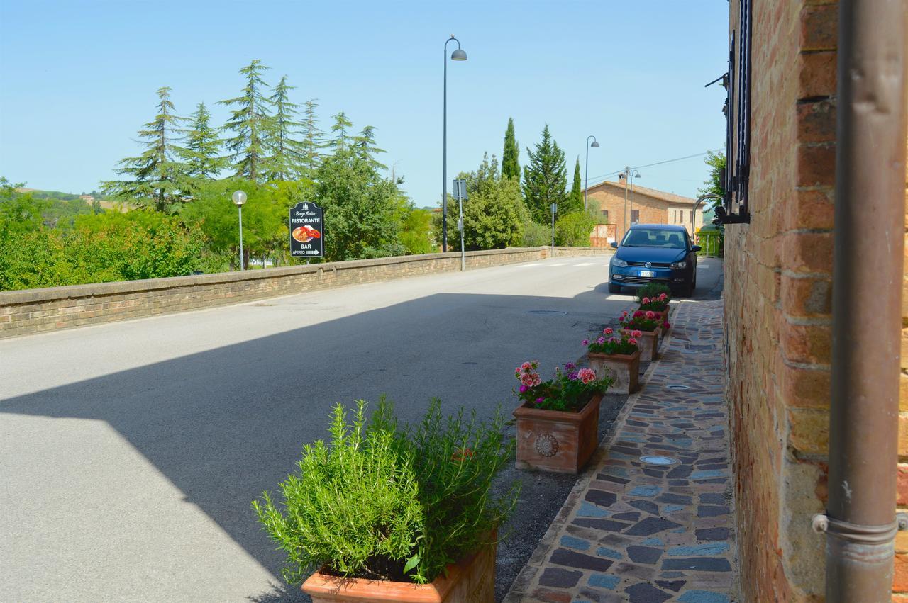 Hotel Ristorante Borgo Antico Monteroni dʼArbia Exterior foto